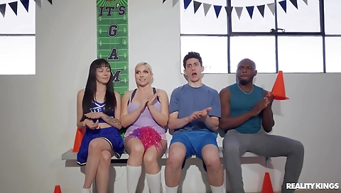 Make and anit leche garageyd stradlle omg