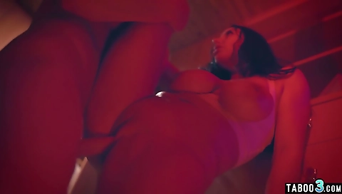 Married guy with her first timeo