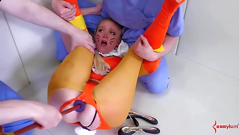 My girlfriend is ready for my husba knifeo